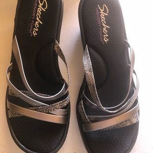 Never worn women’s Memory Foam Sketchers